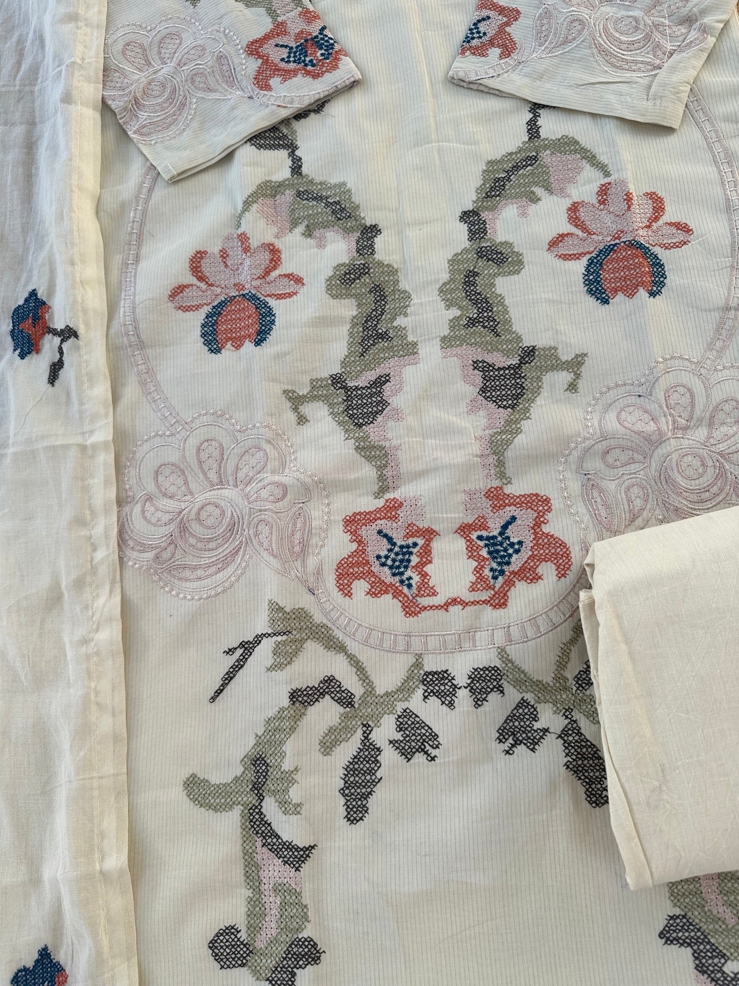 K658 - Mul cotton cross stitch straight Kurti with pants and dupatta