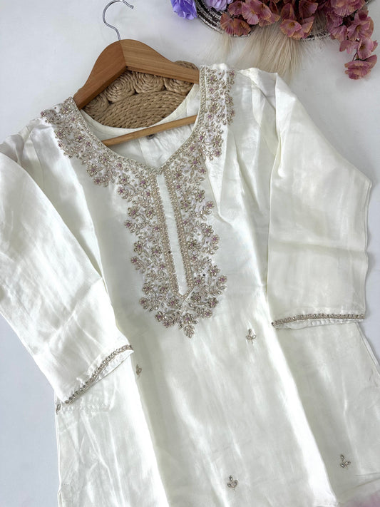 D202 - Dola silk straight kurti with pants and dupatta