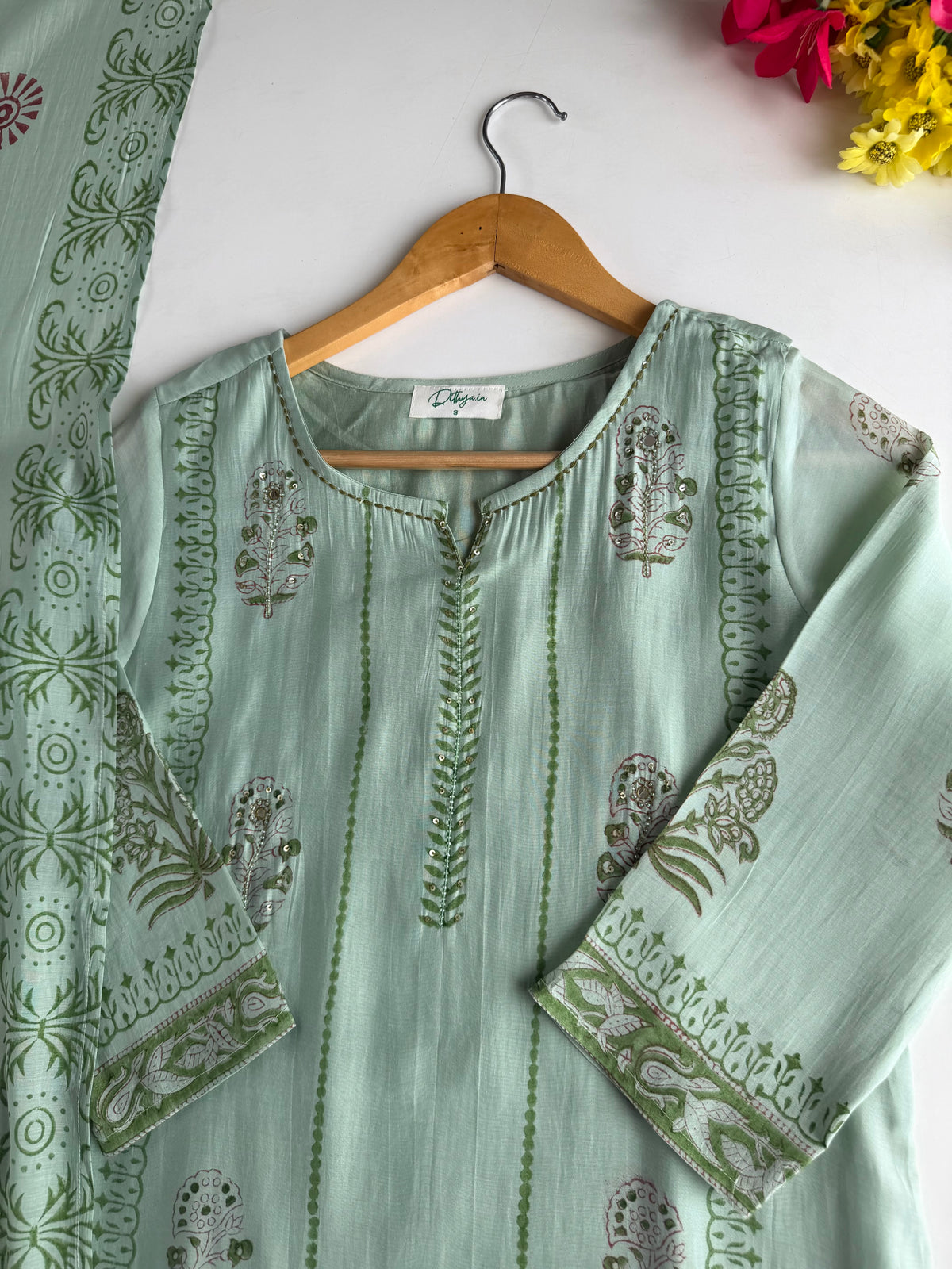 K013 - Surat Mul chanderi handblock straight Kurti with pants and dupatta