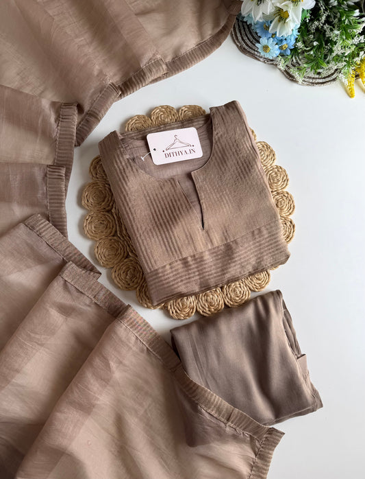 K204 - Mul chanderi zari Aline Kurti with pants and dupatta