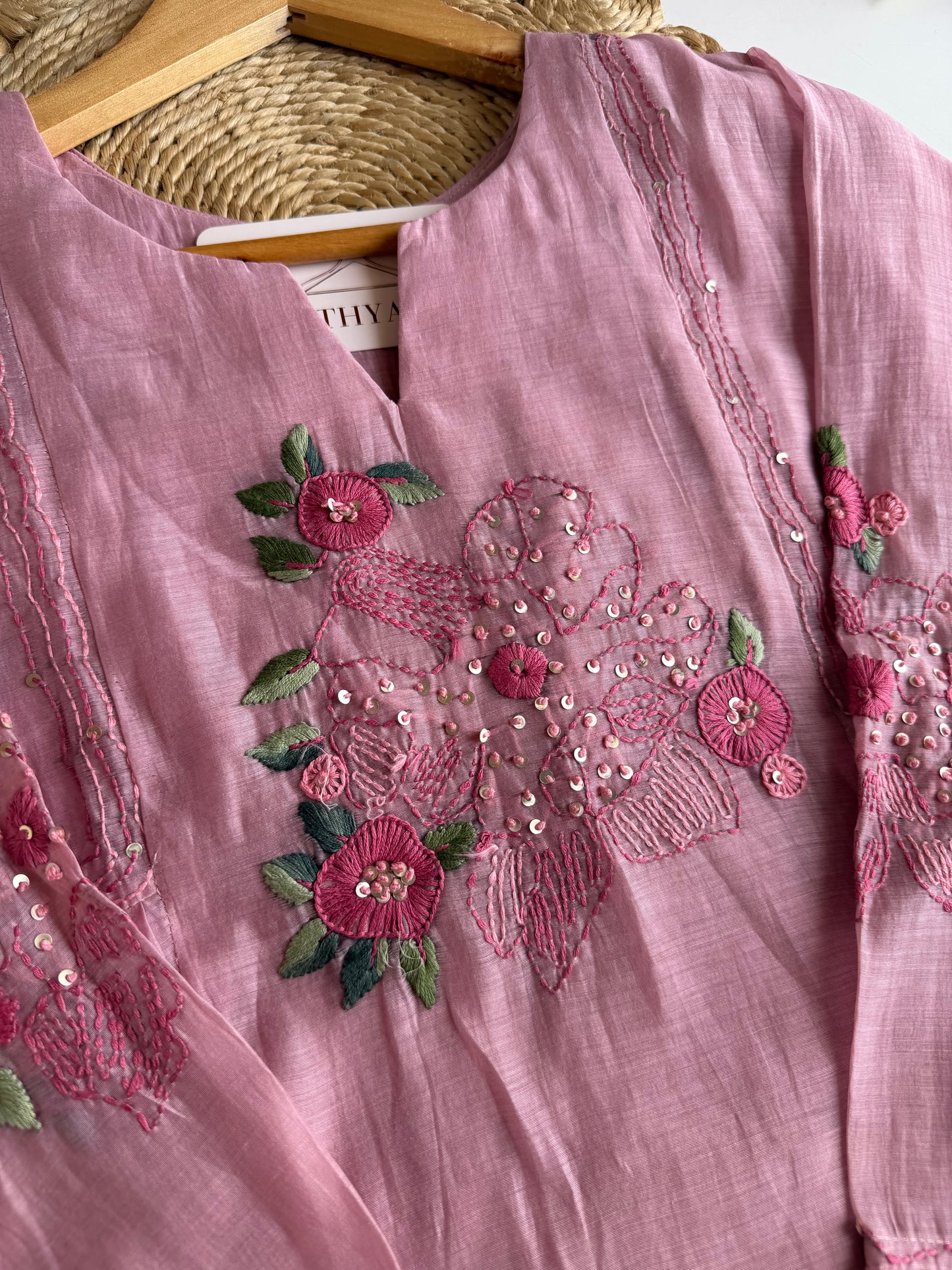 K443 - Mul chanderi embroidered coord set
