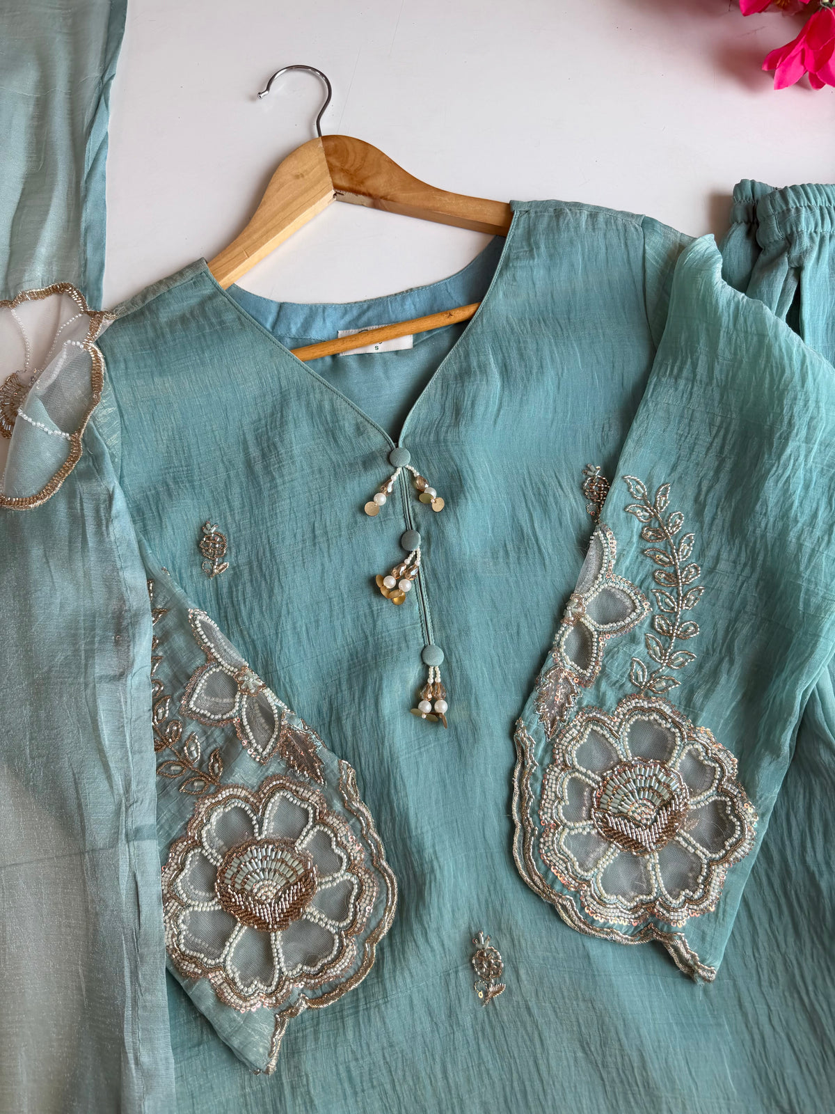 K731 - Crush tissue handwork short Kurti with divider pants and dupatta