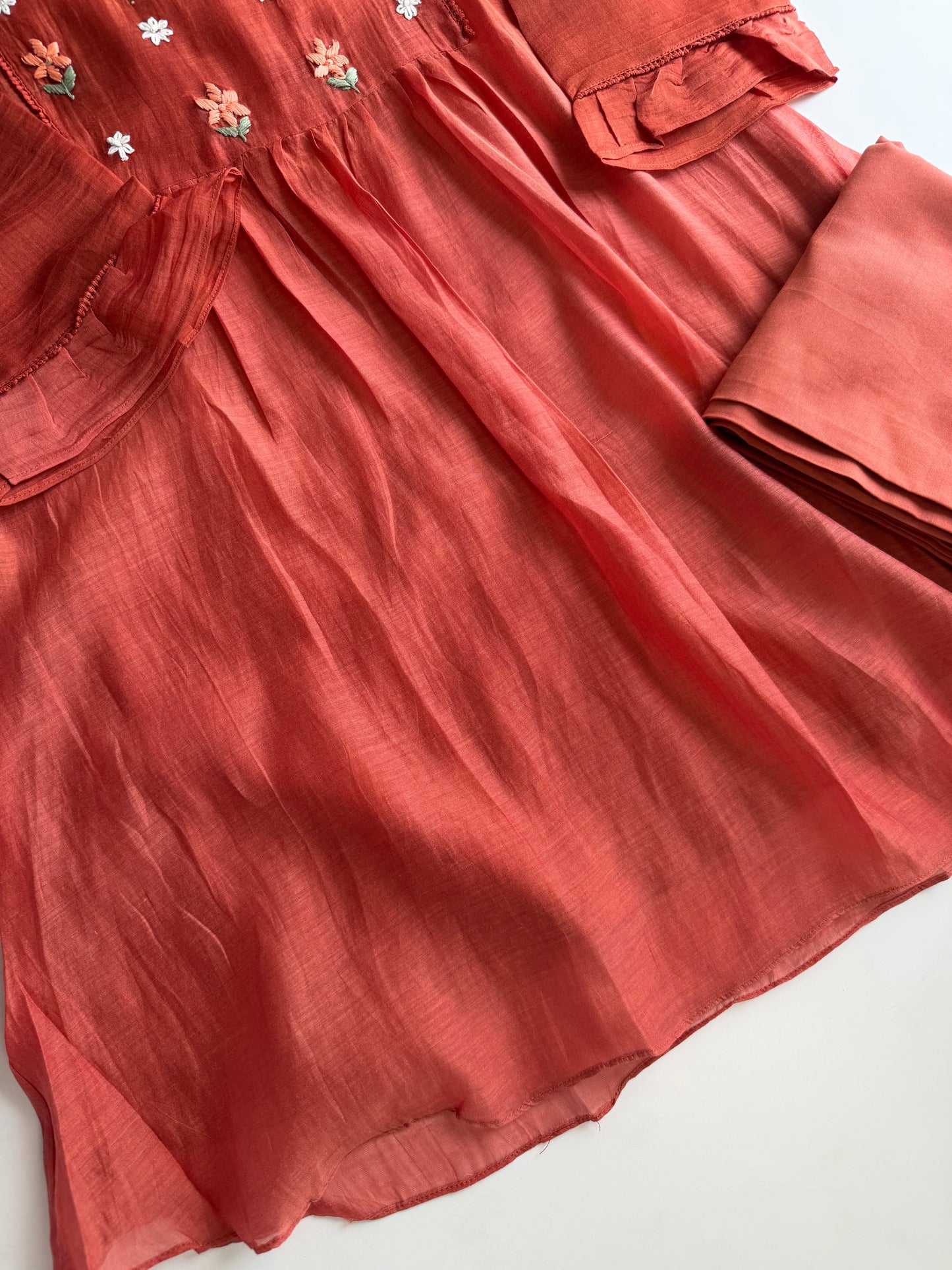 K258 - Mul chanderi embroidered coord set