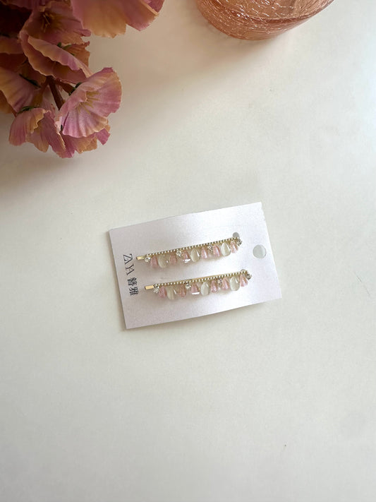 A004 - Fancy hair slides