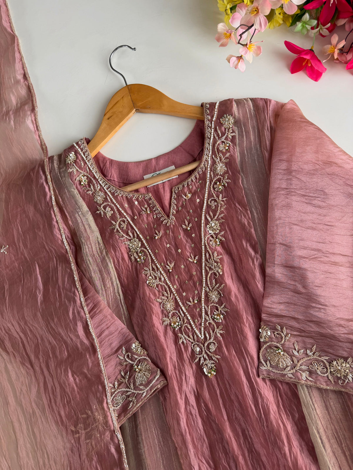 K587 -Crush tissue silk handwork short Kurti with divider pants and dupatta
