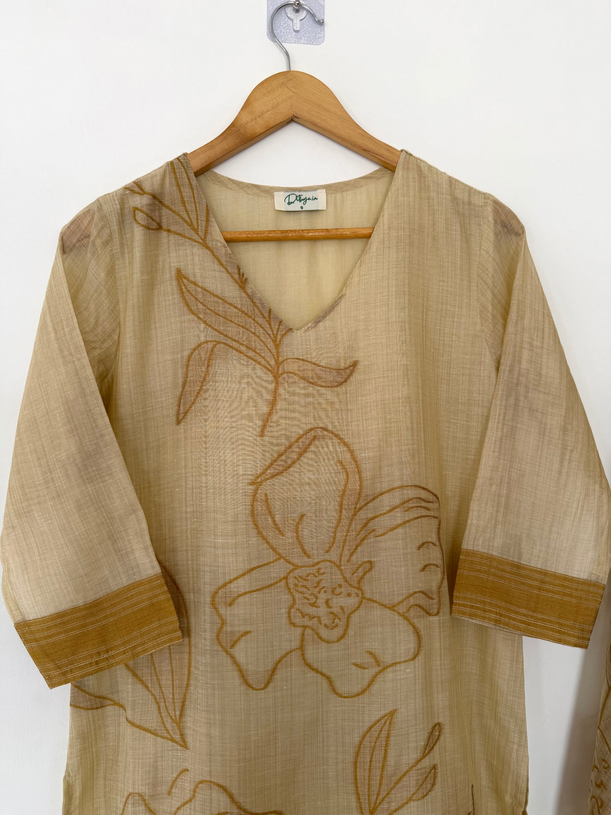 K172 - Chanderi silk embroidered straight Kurti with pants and dupatta