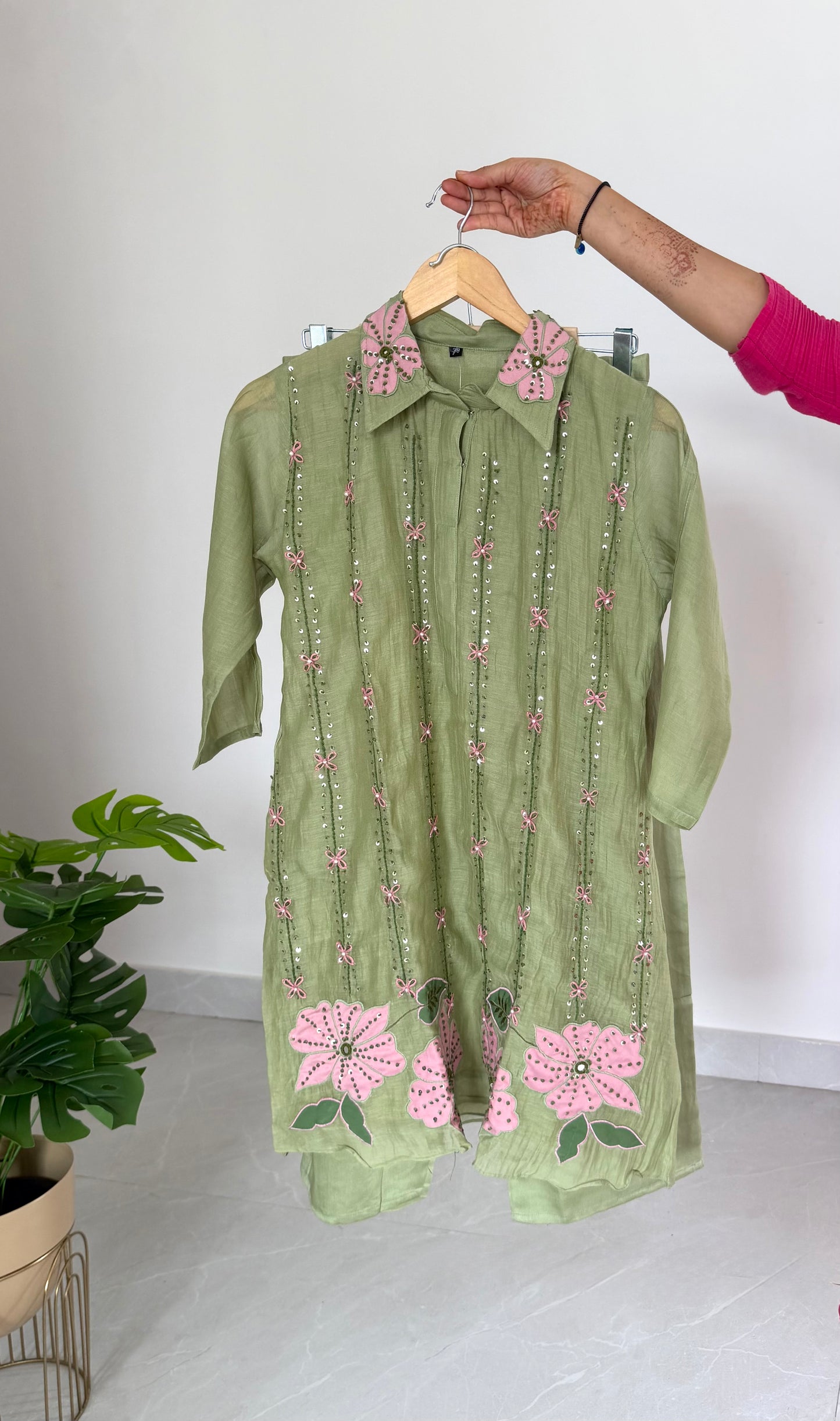 K693 - Mul chanderi embroidered coord set