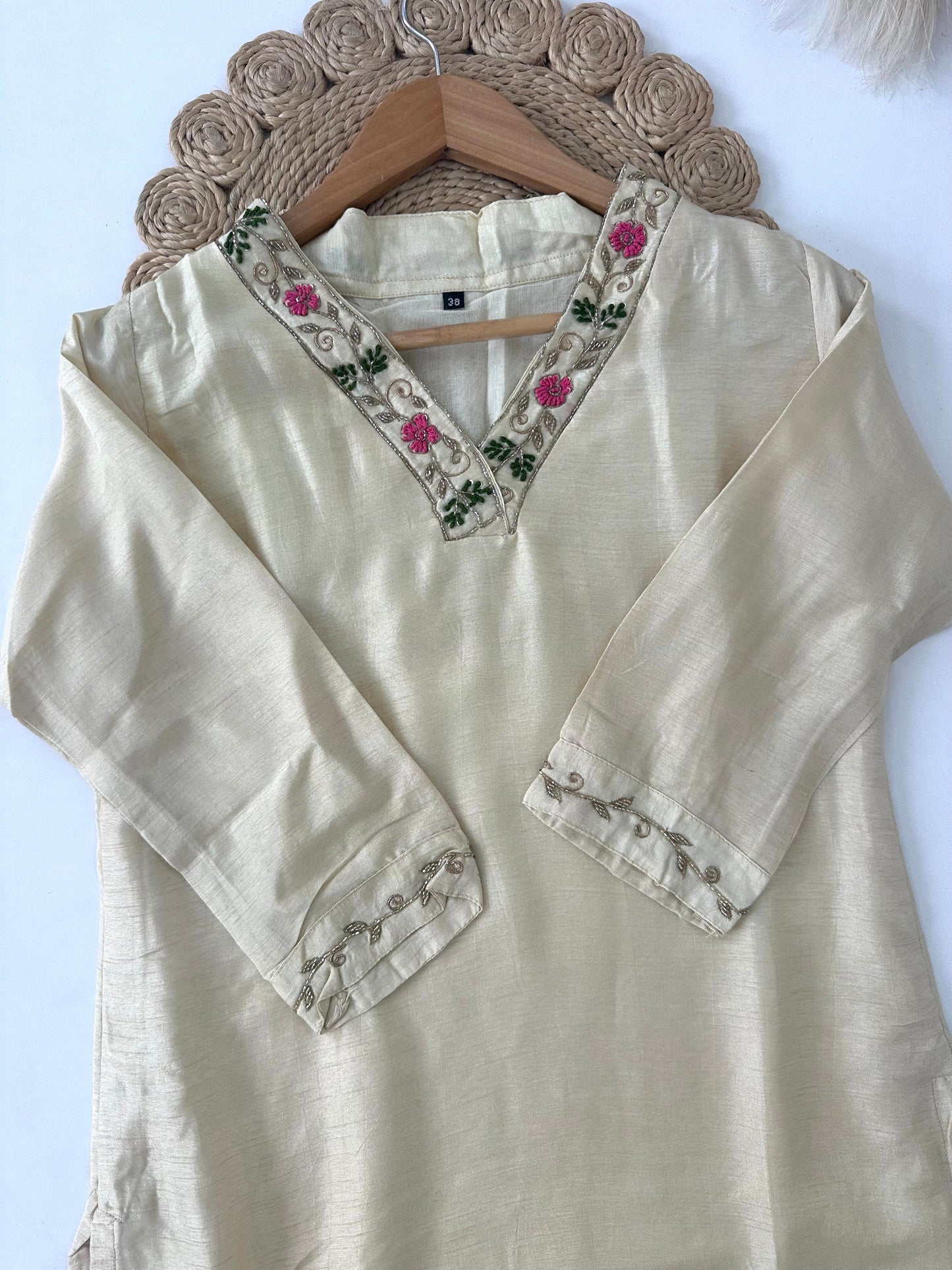 D218 - Dola silk straight kurti with pants and dupatta
