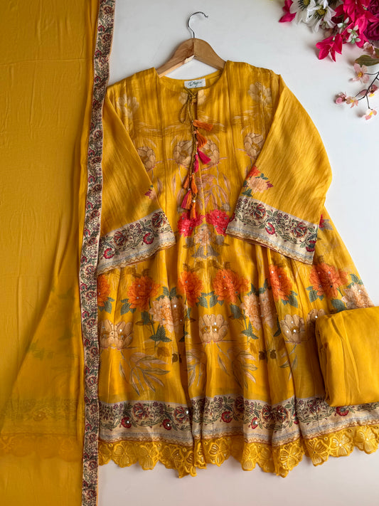 K095 - Muslin floral embroidered farshi salwar with pants and chiffon dupatta