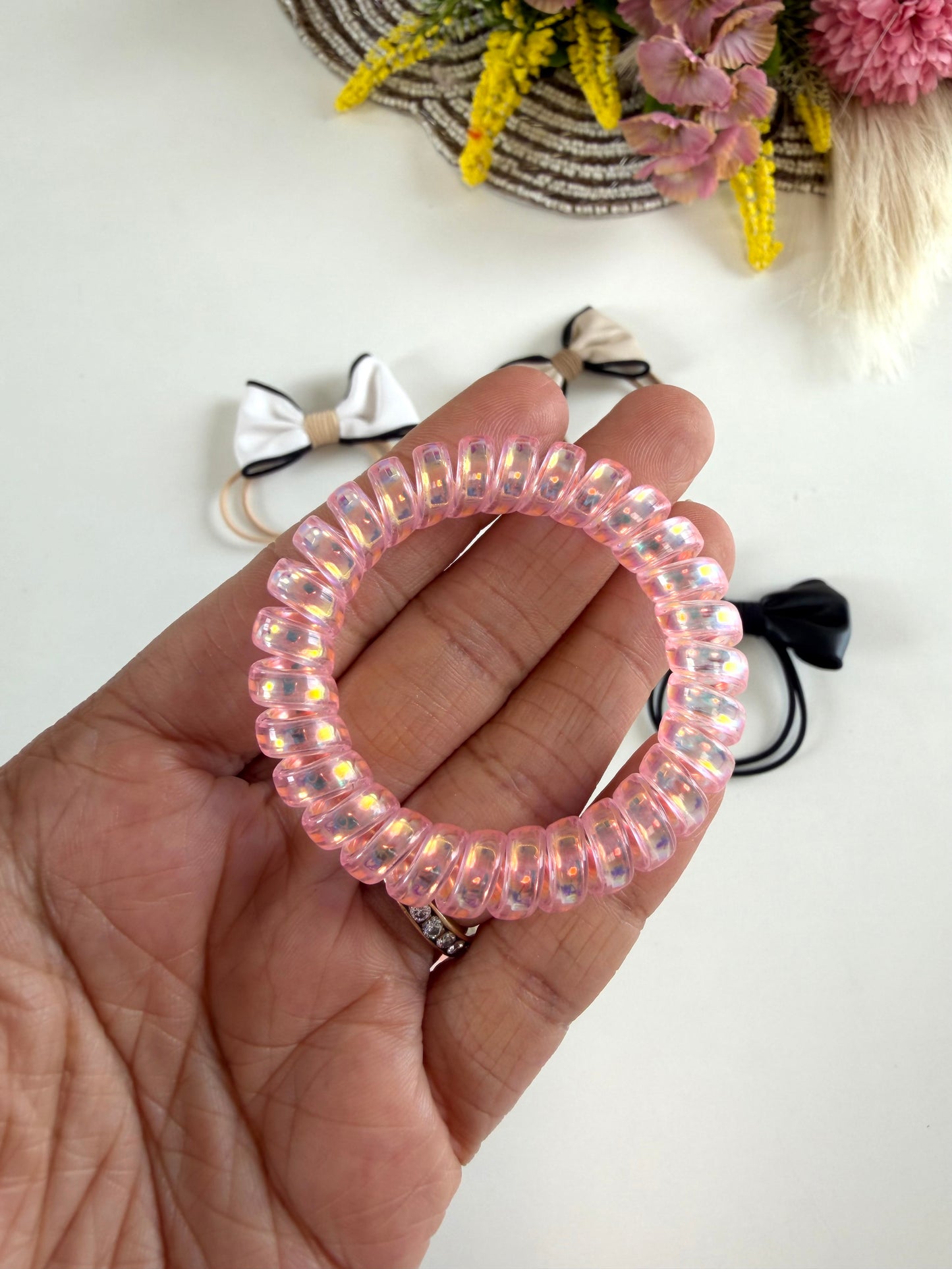 A060 - Set of 8 hair ties
