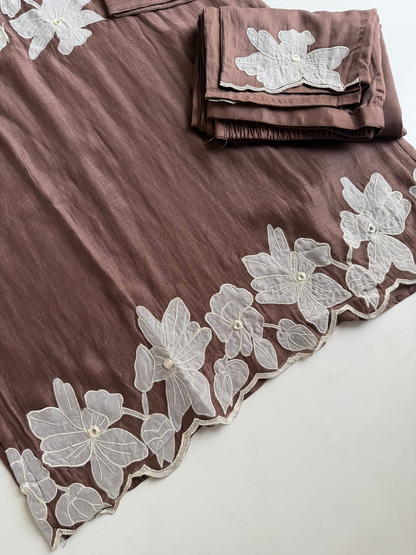 K224 - Mul chanderi embroidered handwork coord set