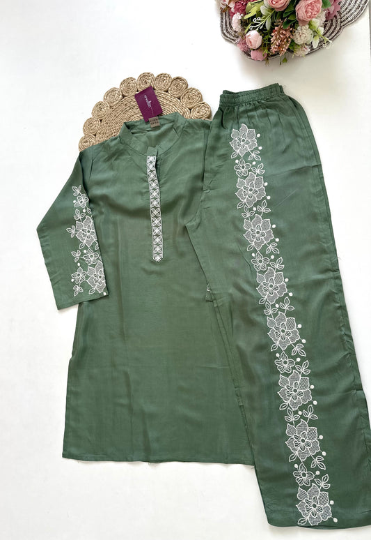 K200 - Muslin thread work coord set