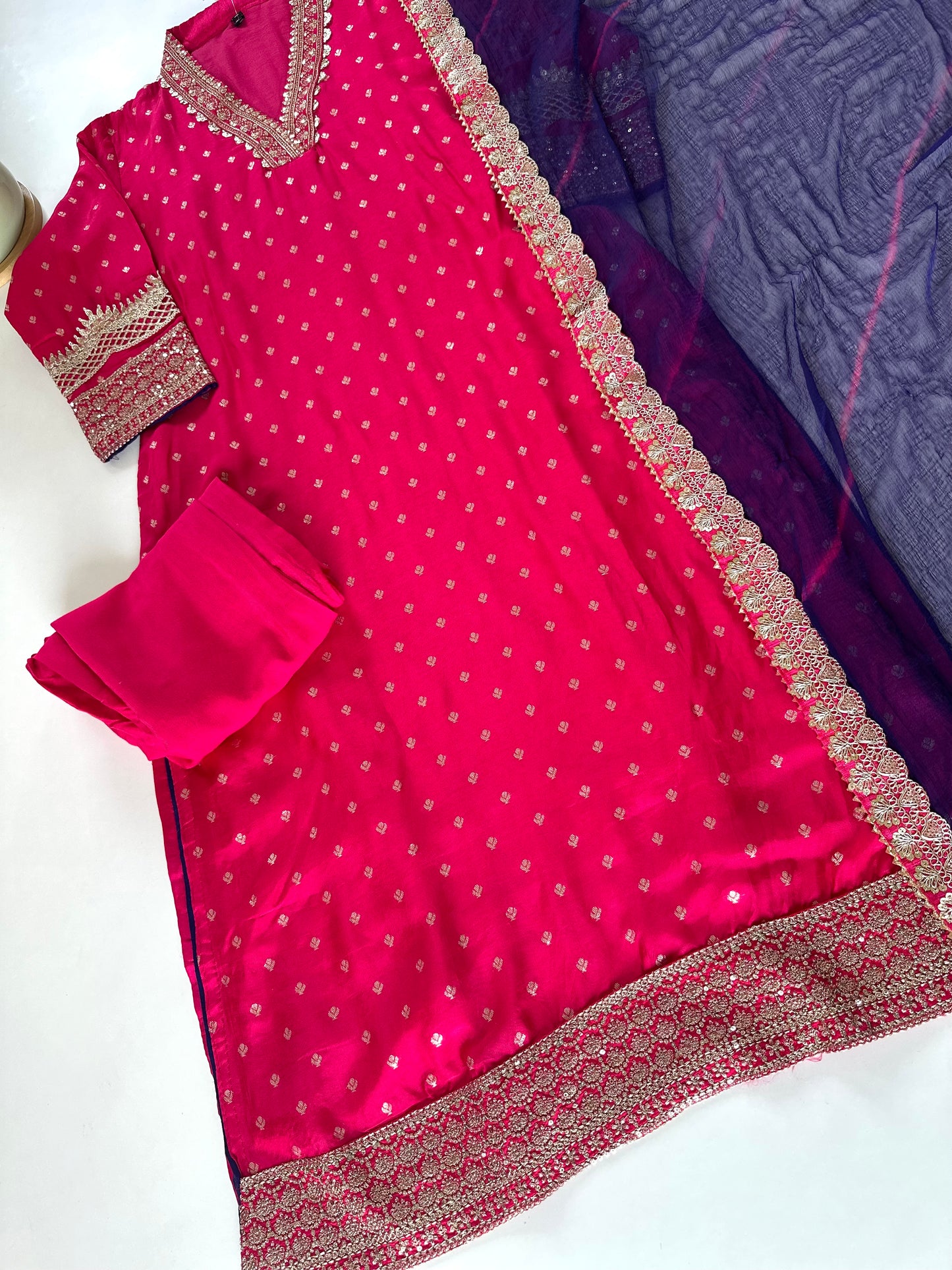 K181 - Jacquard silk Straight kurti with pants and chiffon leheriya dupatta in 2 colours.