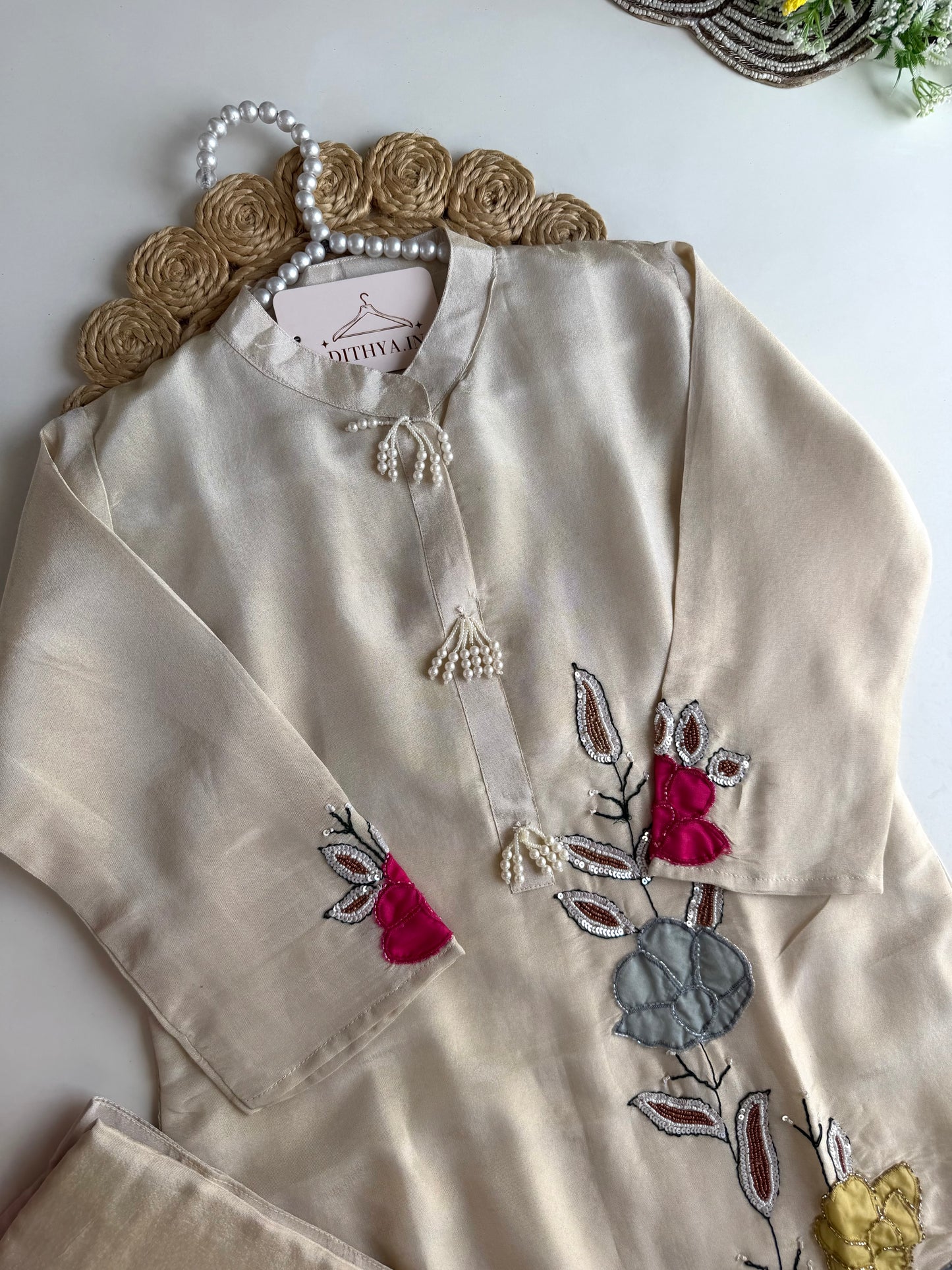 K626 - Tissue silk appliqué handwork coord set