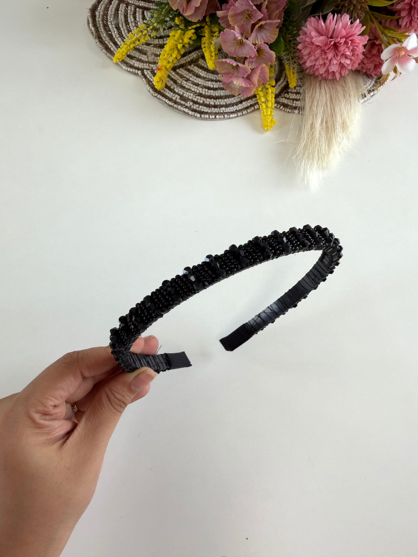 A068 - Beaded hairband in 7 colours (price for each)