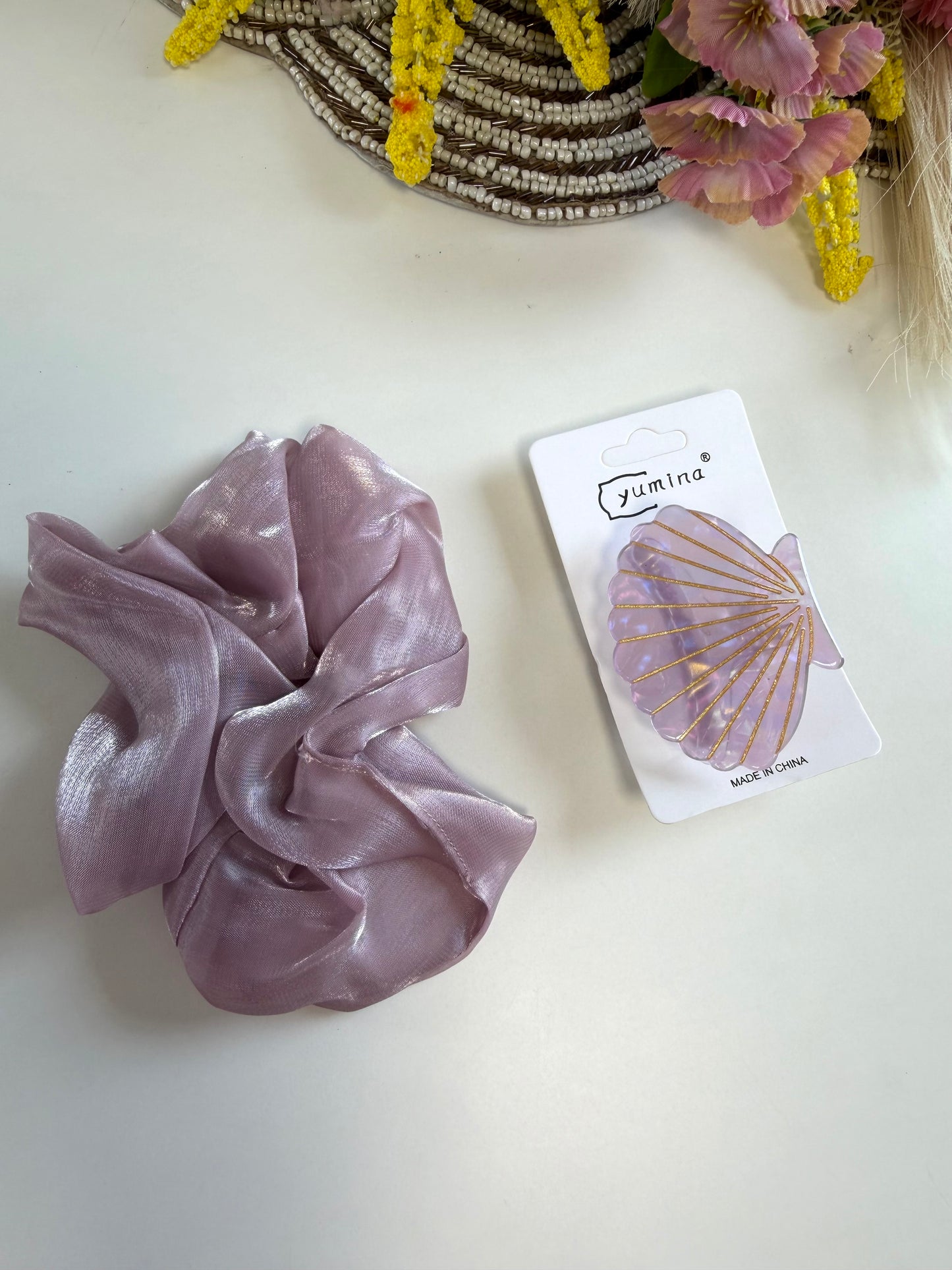 A052 - Set of 1 hair scrunchie and clip