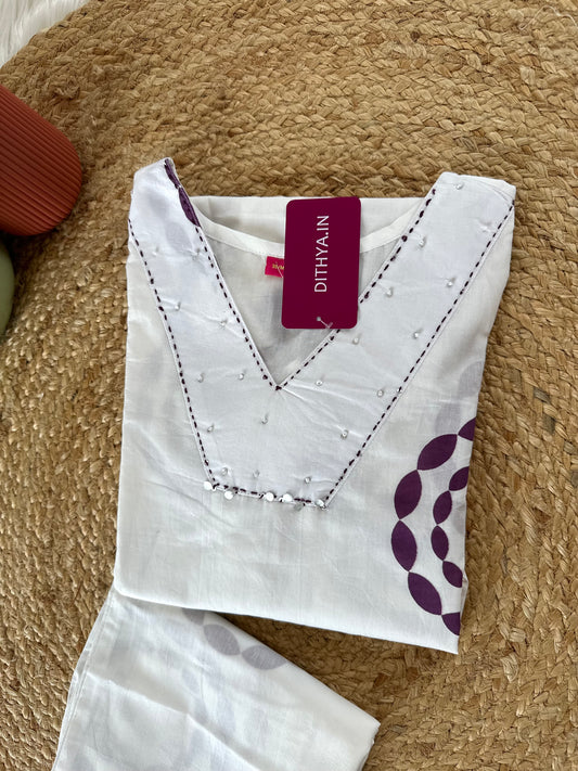K418 - Baumwoll-A-Linien-Kurti mit Hose