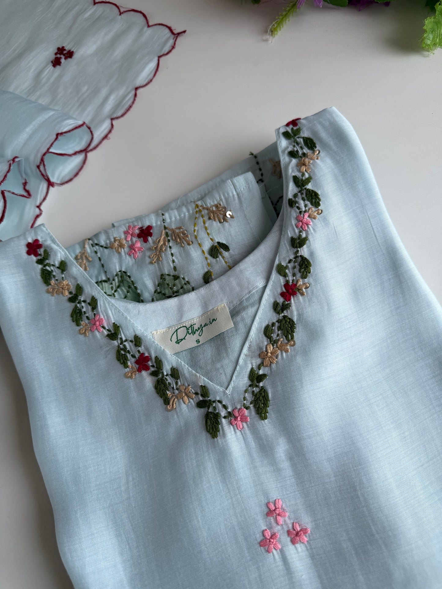 K516 - Surat Mul chanderi embroidered straight Kurti with pants and dupatta in 2 colours