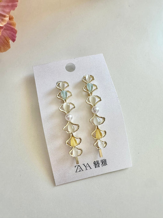 A003 - Fancy hair slides