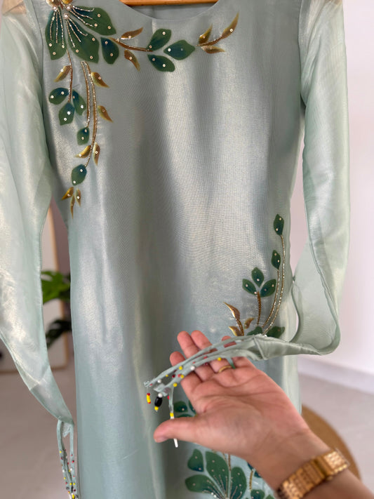 K570 - Tissue silk handwork coord set