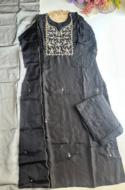 D320 - Dola silk straight kurti with pants and dupatta