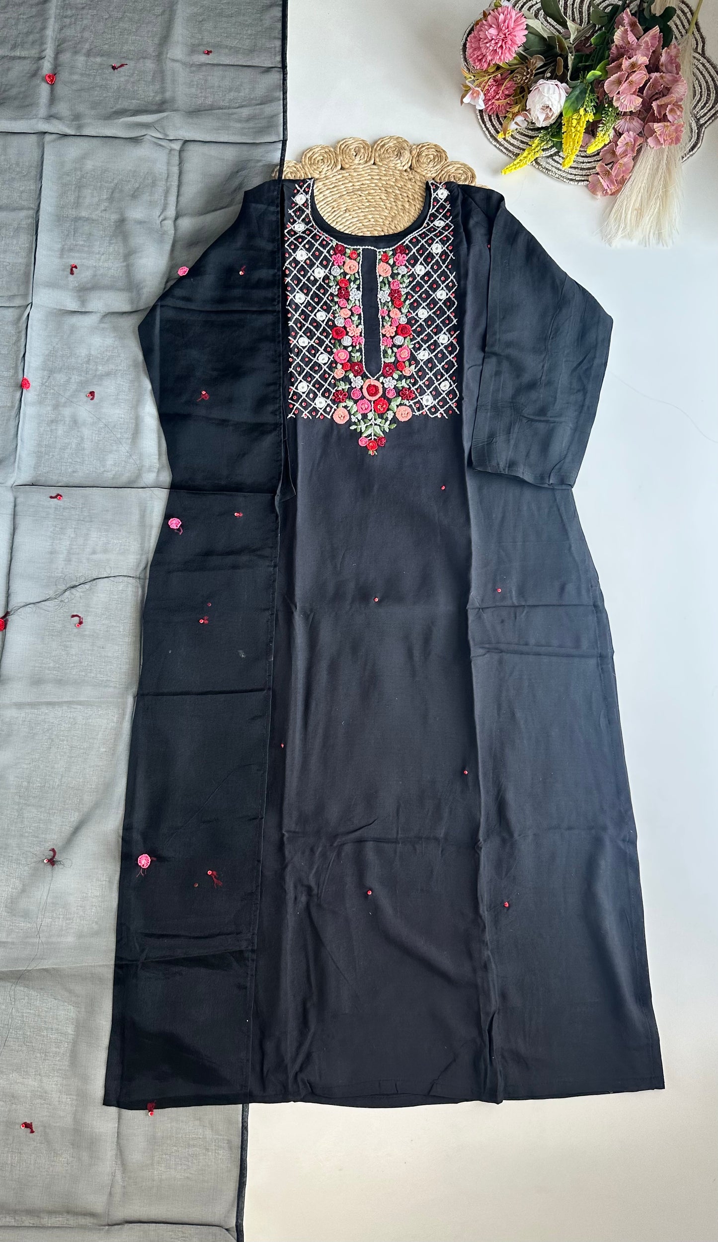 D440 - Dola silk straight kurti and dupatta