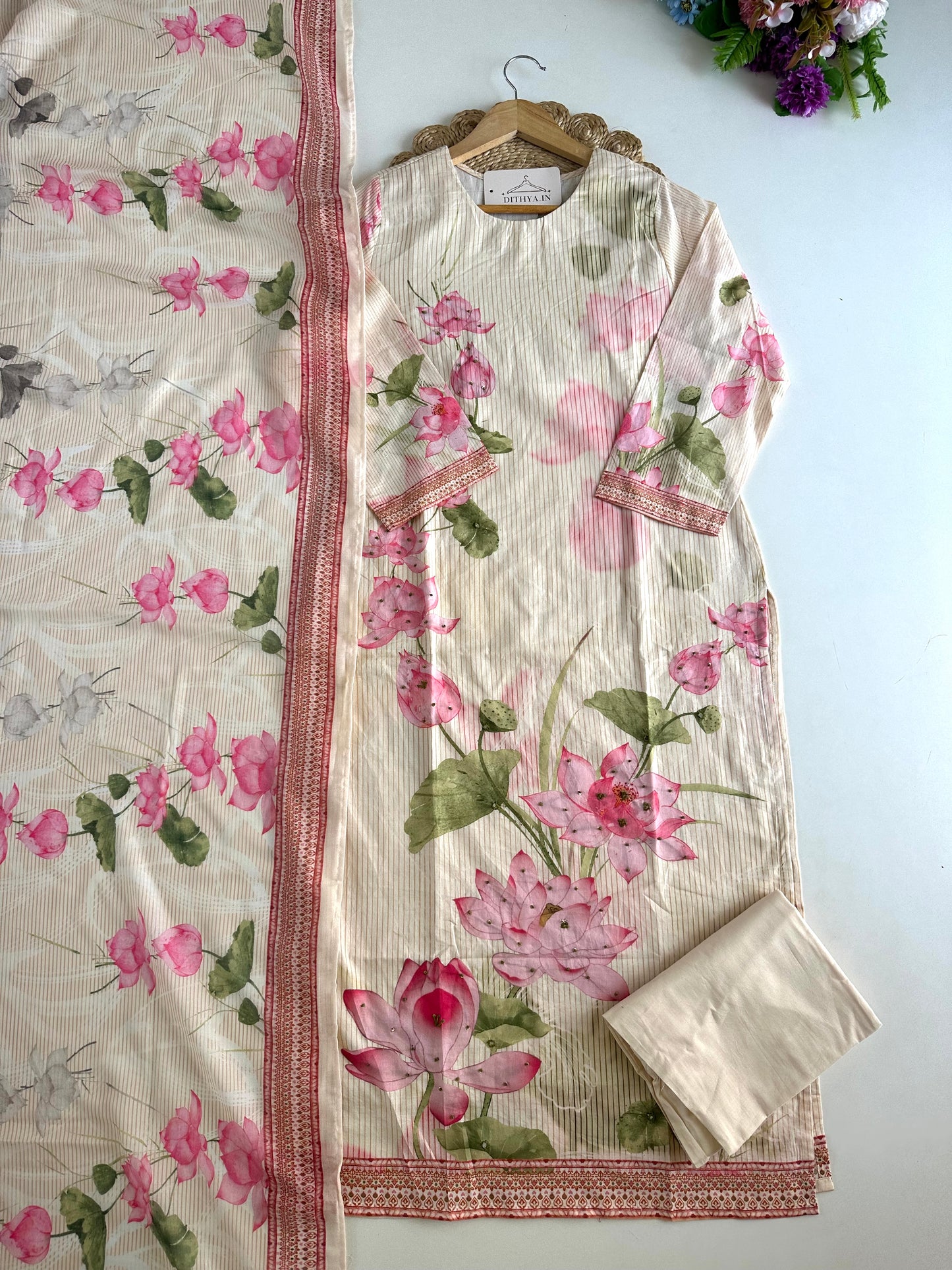 K518 - Mul cotton floral straight Kurti with pants and dupatta