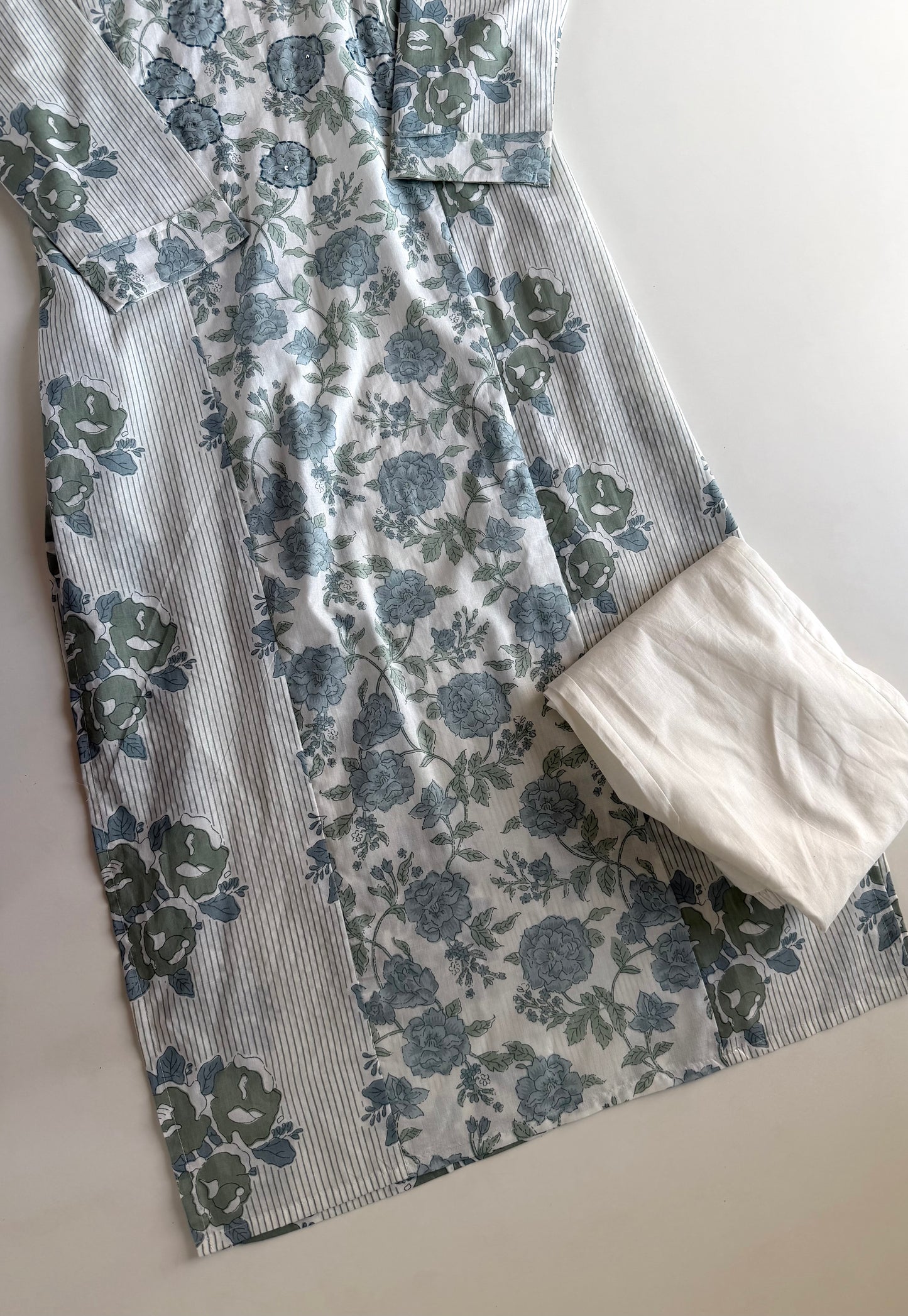 K683 - Mul cotton floral printed straight Kurti with pants