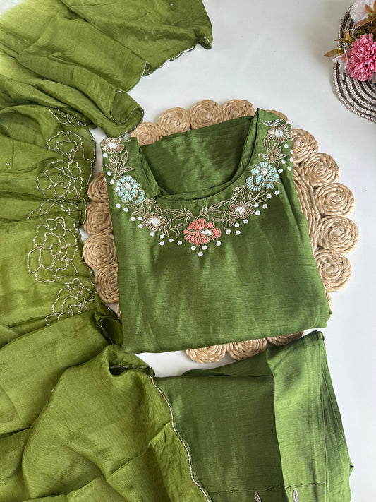 D054 -Dola silk straight kurti with pants and dupatta