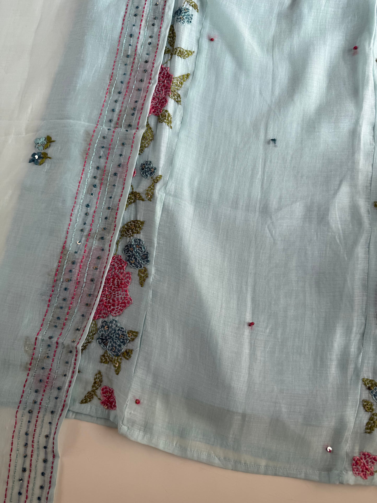 K723 - Mul chanderi embroidered straight Kurti with pants and dupatta