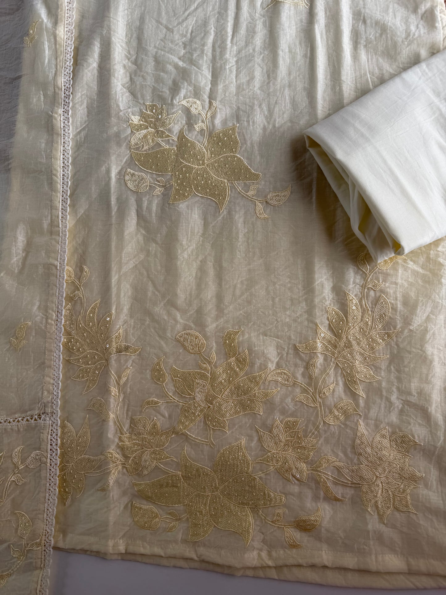 K006 - Crushed muslin embroidered straight Kurti with pants and dupatta