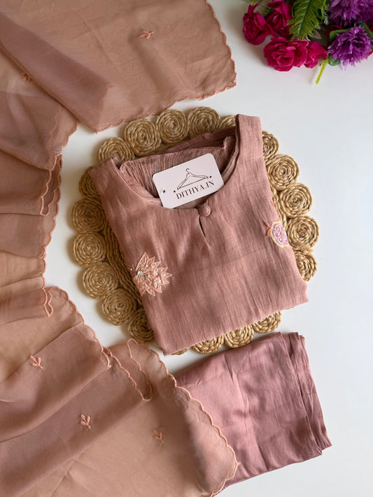 K630 - Mul chanderi appliqué Aline Kurti with pants and dupatta