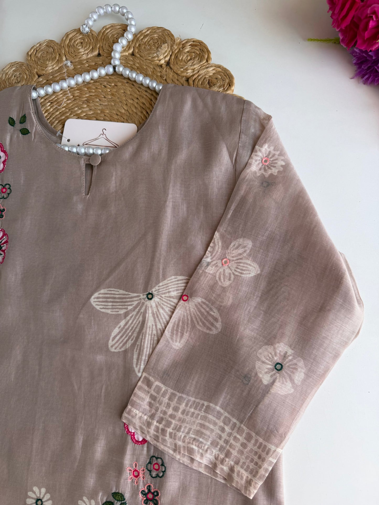 K619 - Mul chanderi embroidered straight Kurti with pants and dupatta