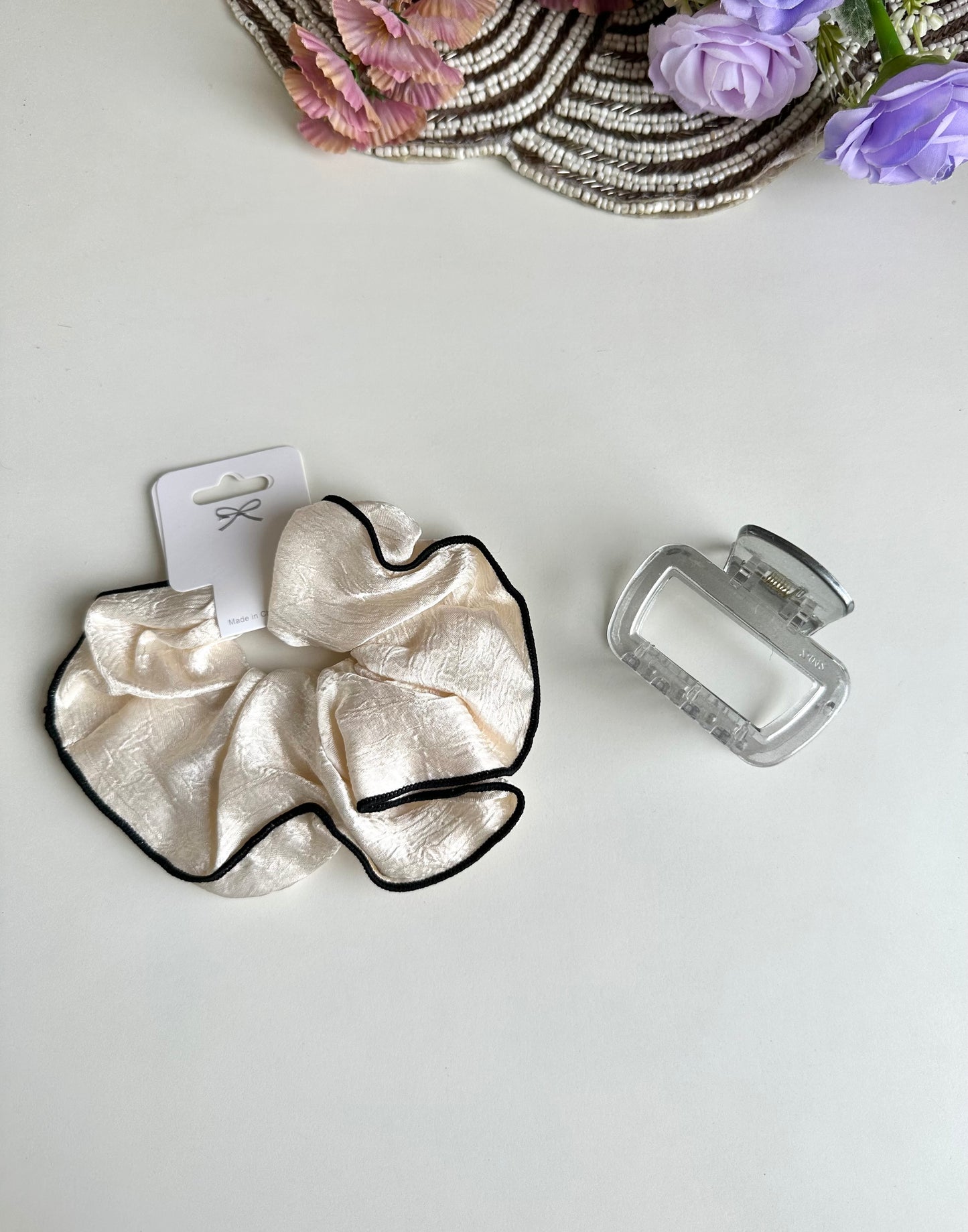 A041 - Combo - 1 Hair scrunch & 1 Hair clip
