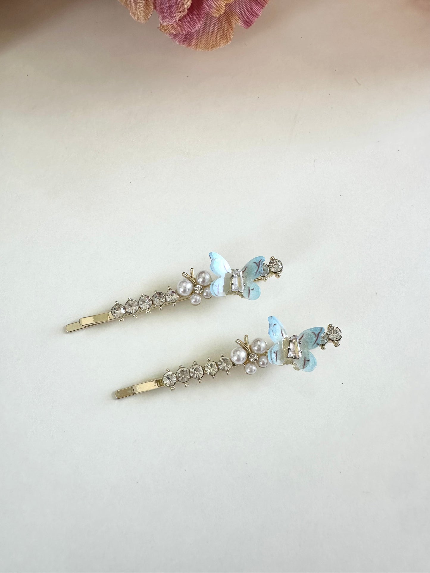 A005 - Fancy hair slides