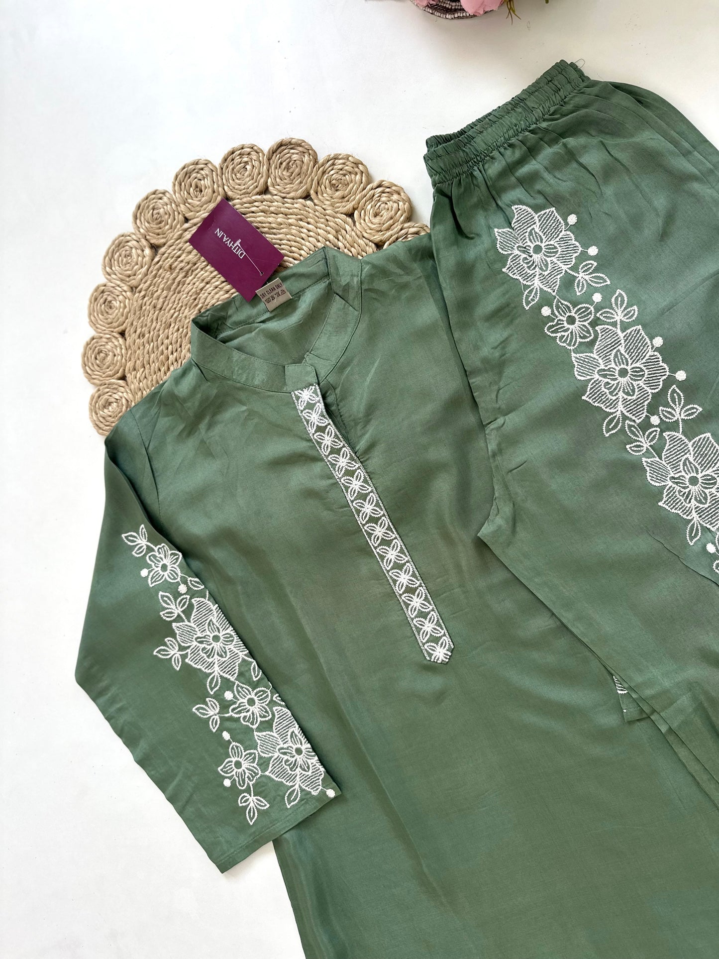 K200 - Muslin thread work coord set