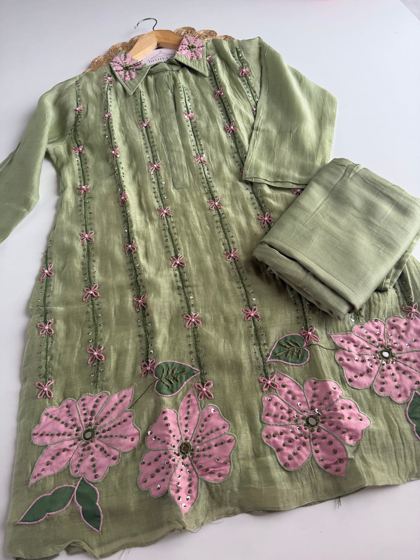 K693 - Mul chanderi embroidered coord set