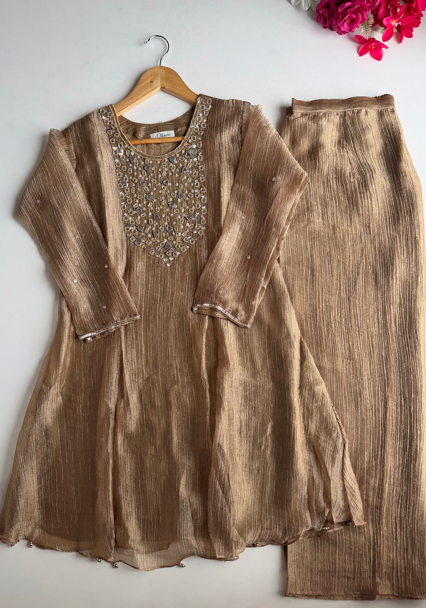 K613 - Crush tissue silk handwork coord set