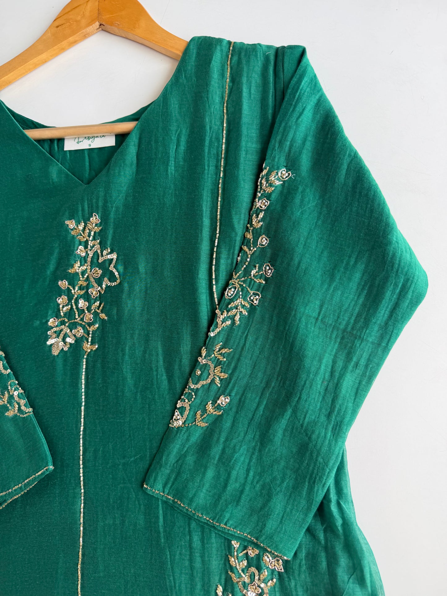 K714 - Mul chanderi handwork Aline Kurti with pants and dupatta
