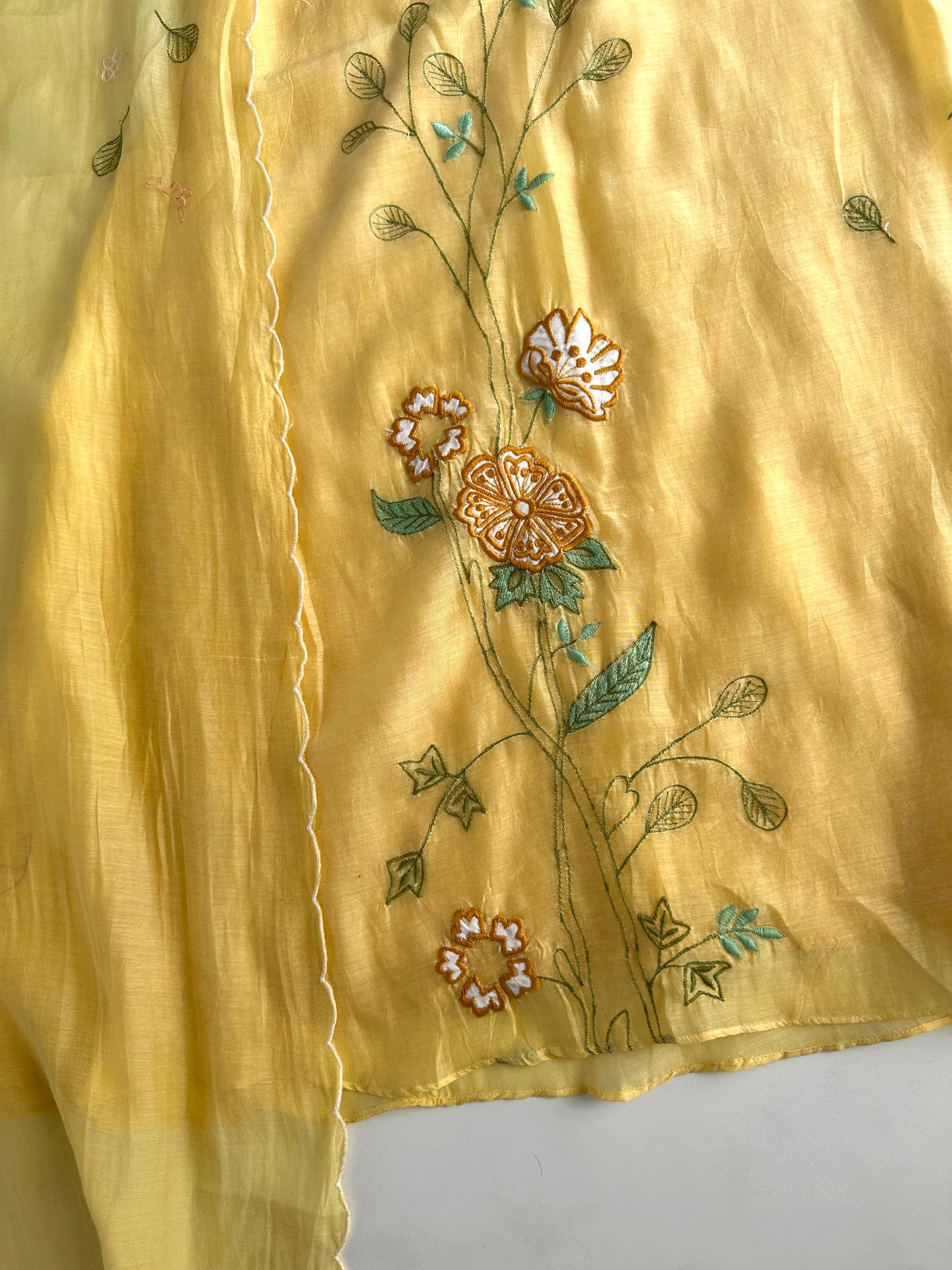 K086 - Mul Chanderi Appliqué work Aline Kurti with pants and dupatta