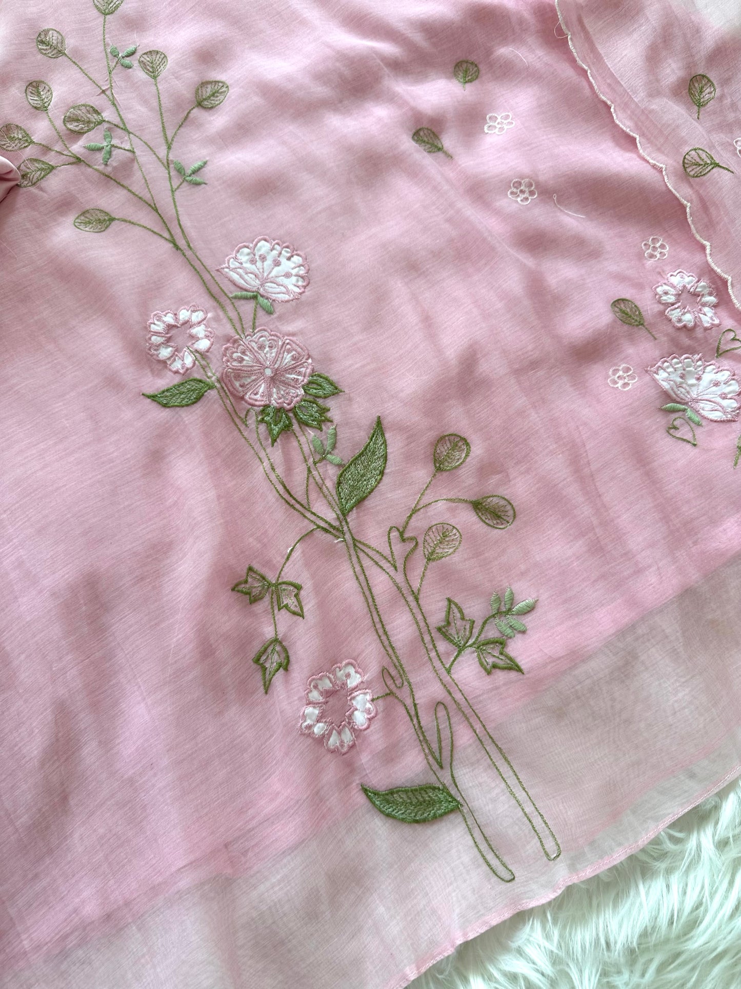 K086 - Mul Chanderi Appliqué work Aline Kurti with pants and dupatta