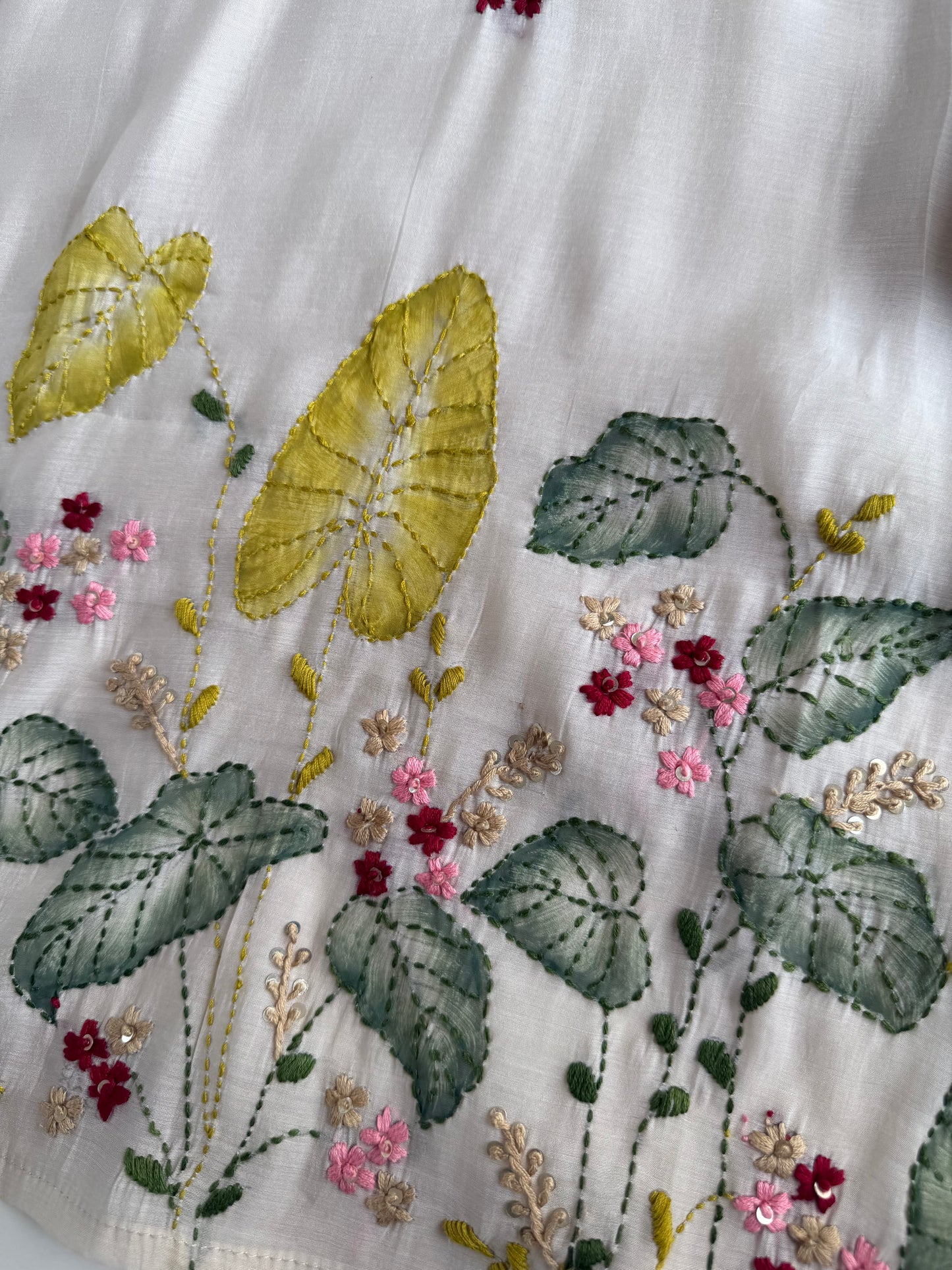 K516 - Surat Mul chanderi embroidered straight Kurti with pants and dupatta in 2 colours