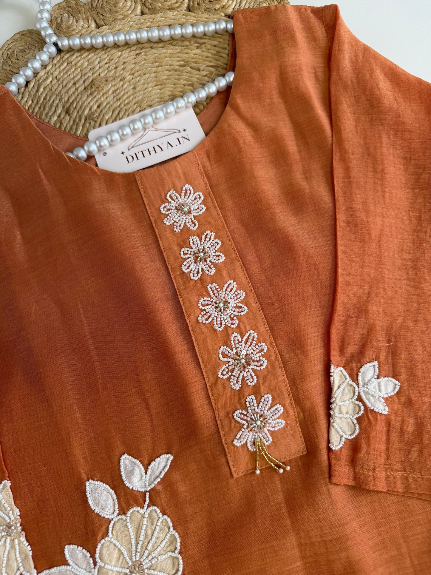 K564 - Mul chanderi appliqué work coord set