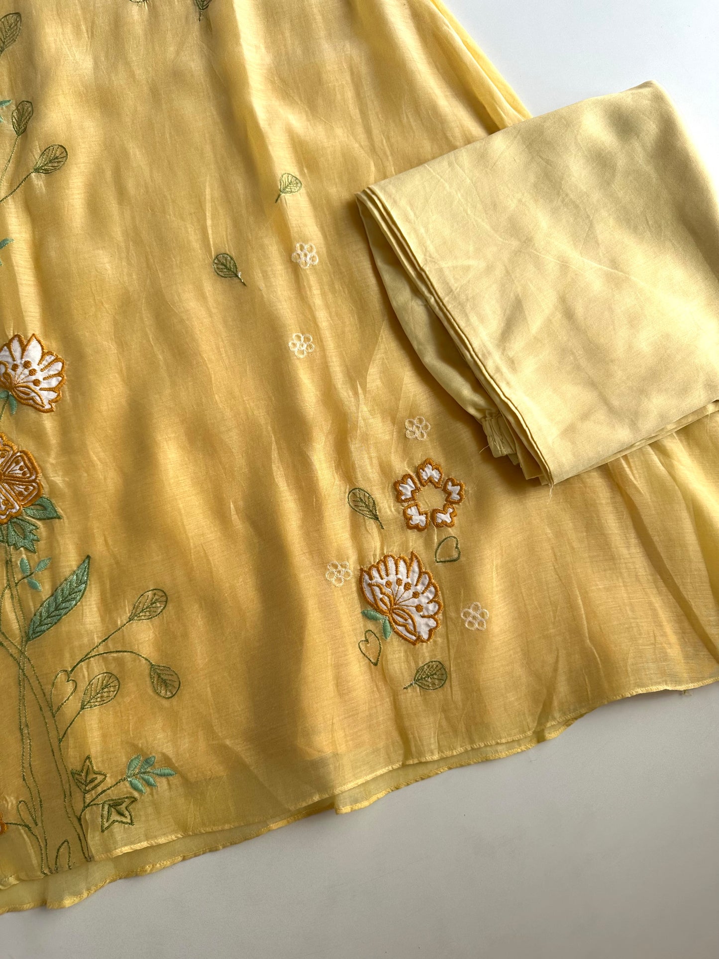 K086 - Mul Chanderi Appliqué work Aline Kurti with pants and dupatta