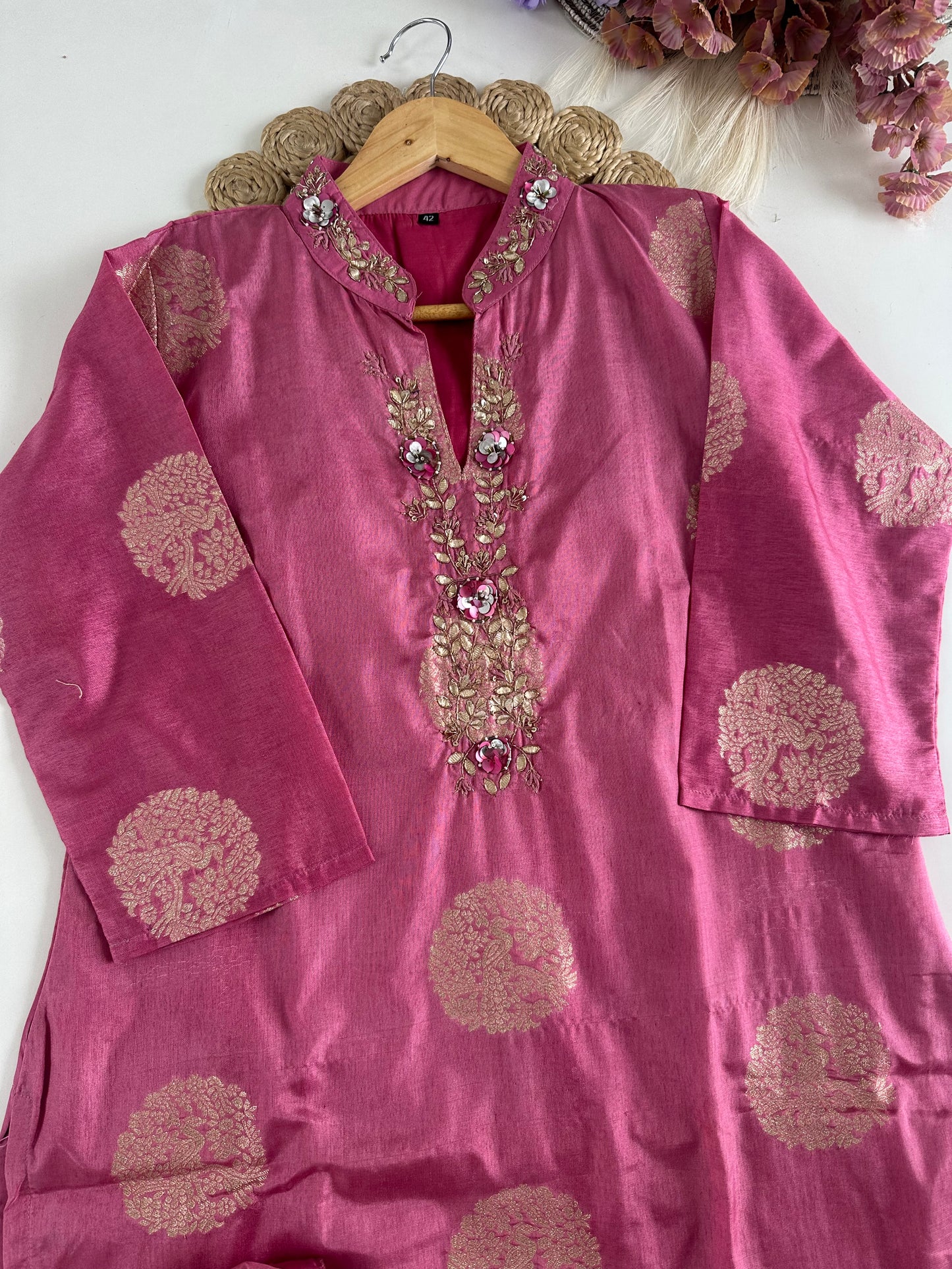 D219 - Dola silk straight kurti with pants and dupatta