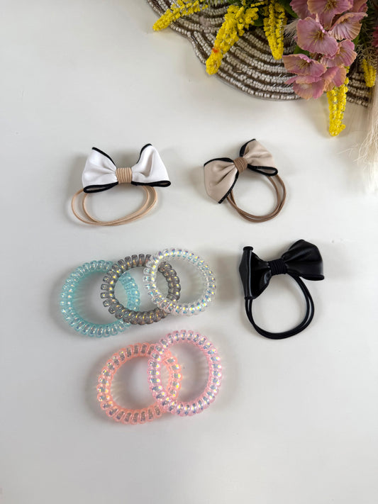 A060 - Set of 8 hair ties