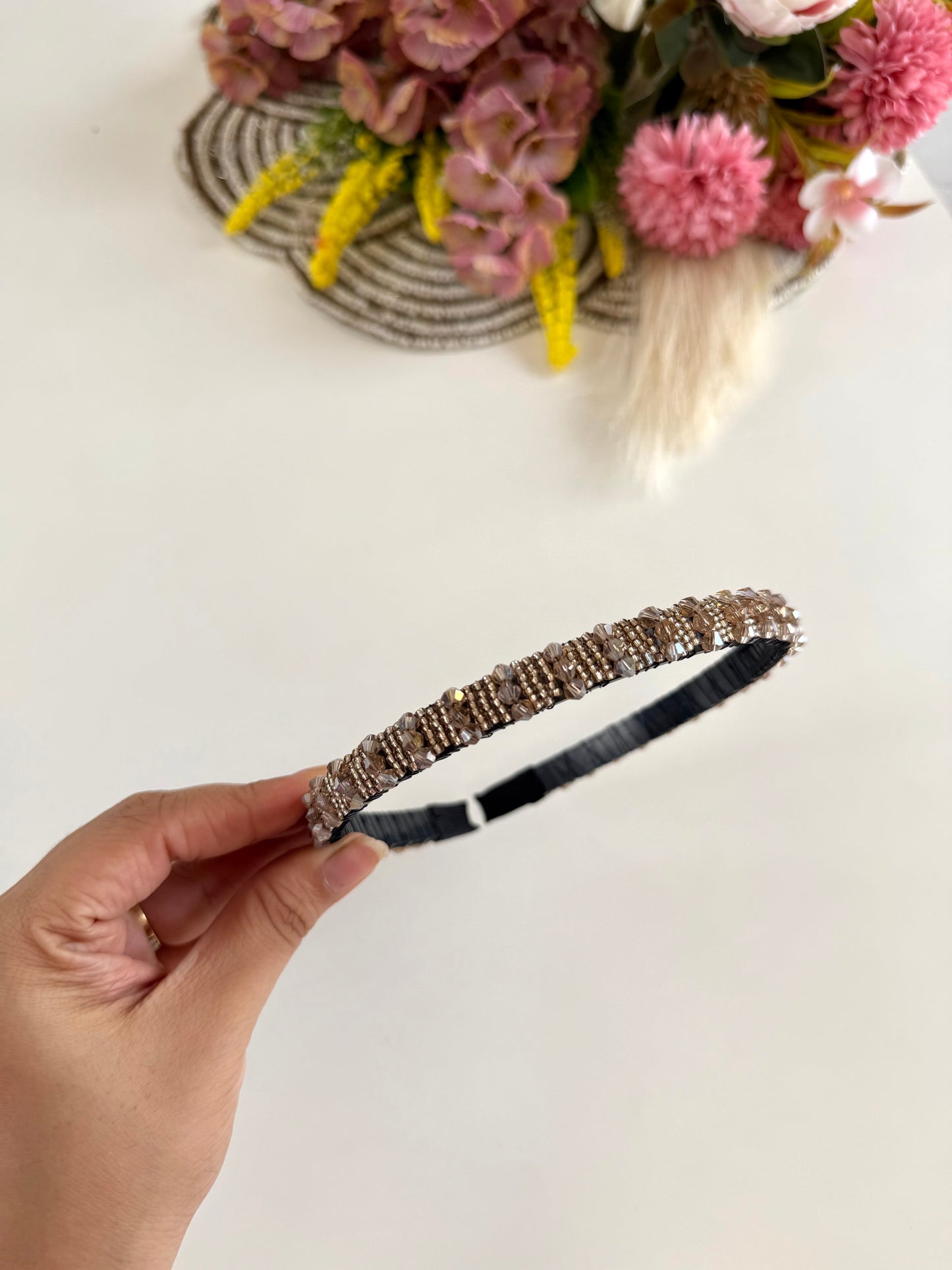 A068 - Beaded hairband in 7 colours (price for each)