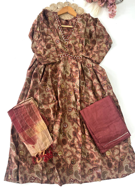 D235 - Roman silk Alia cut with pants and dupatta