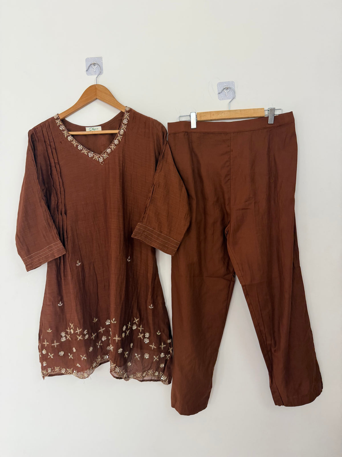 K136 - Mul chanderi handwork coord set