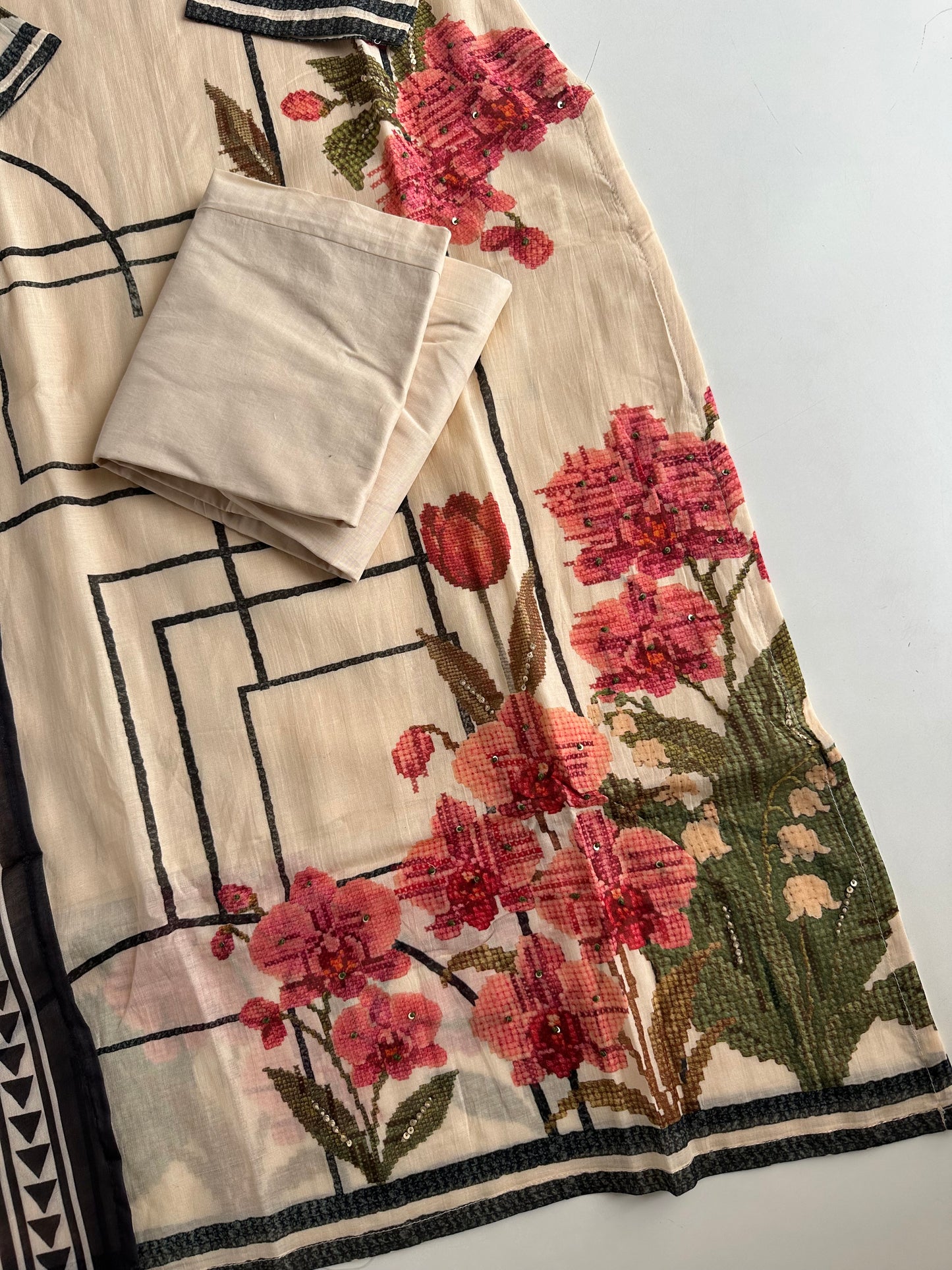 K694 - Mul cotton printed straight Kurti with pants and dupatta